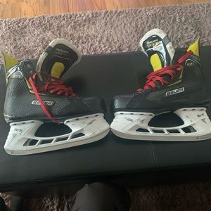 Boy’s hockey skates. Bauer supreme s27. Size 6.5